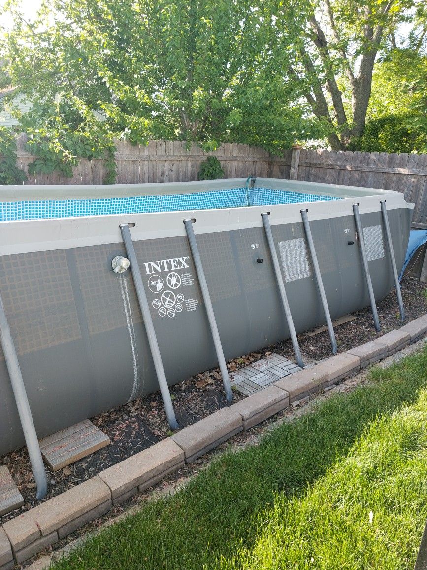 Above Ground 9x18 Pool 52" Wall.