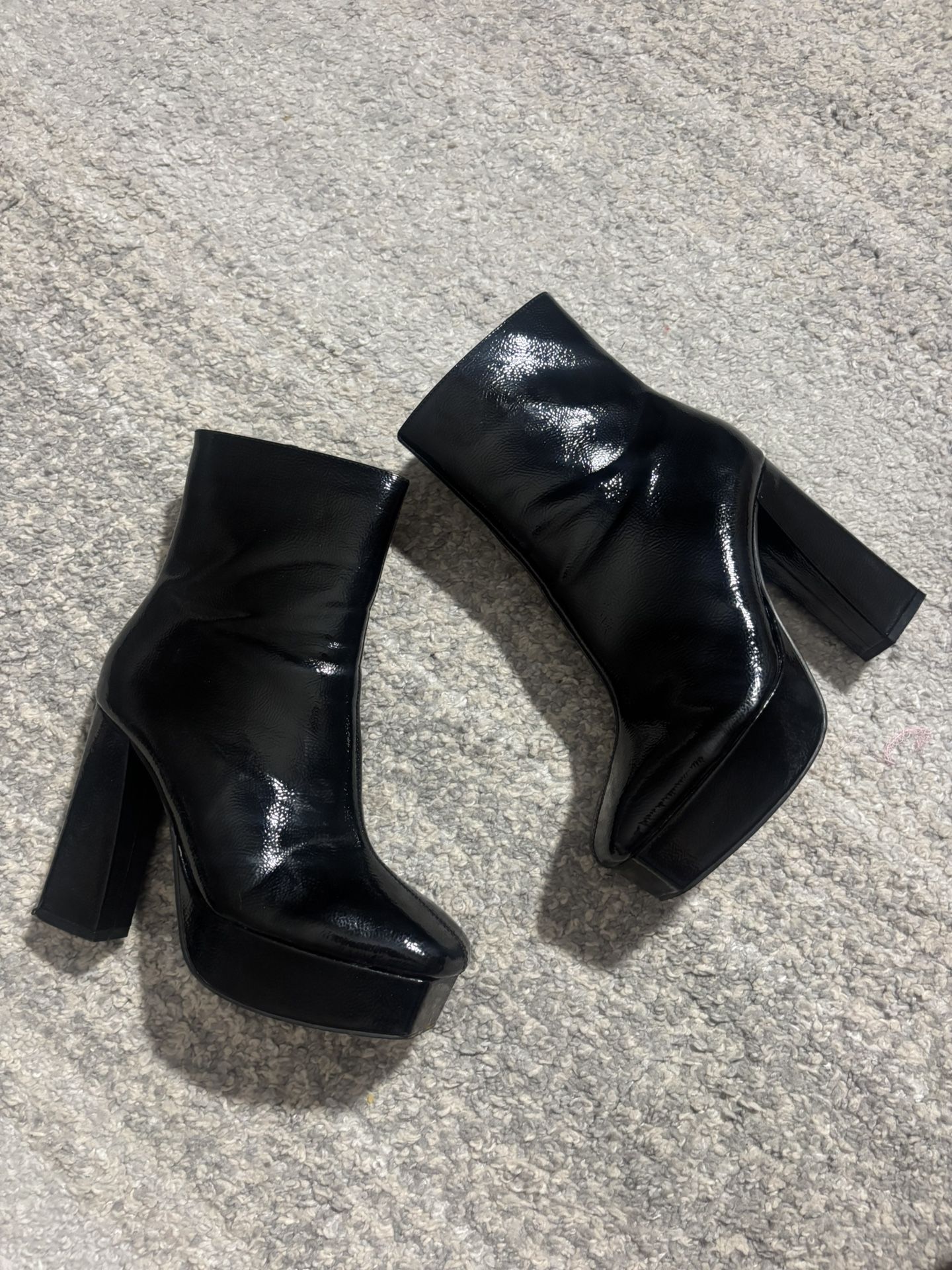 Liliana Boots
