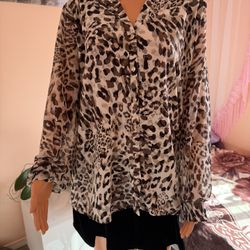 Women's long-sleeved blouse