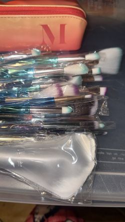 Makeup brushes (.50 cents & $1 each)