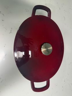 Cast iron Dutch oven