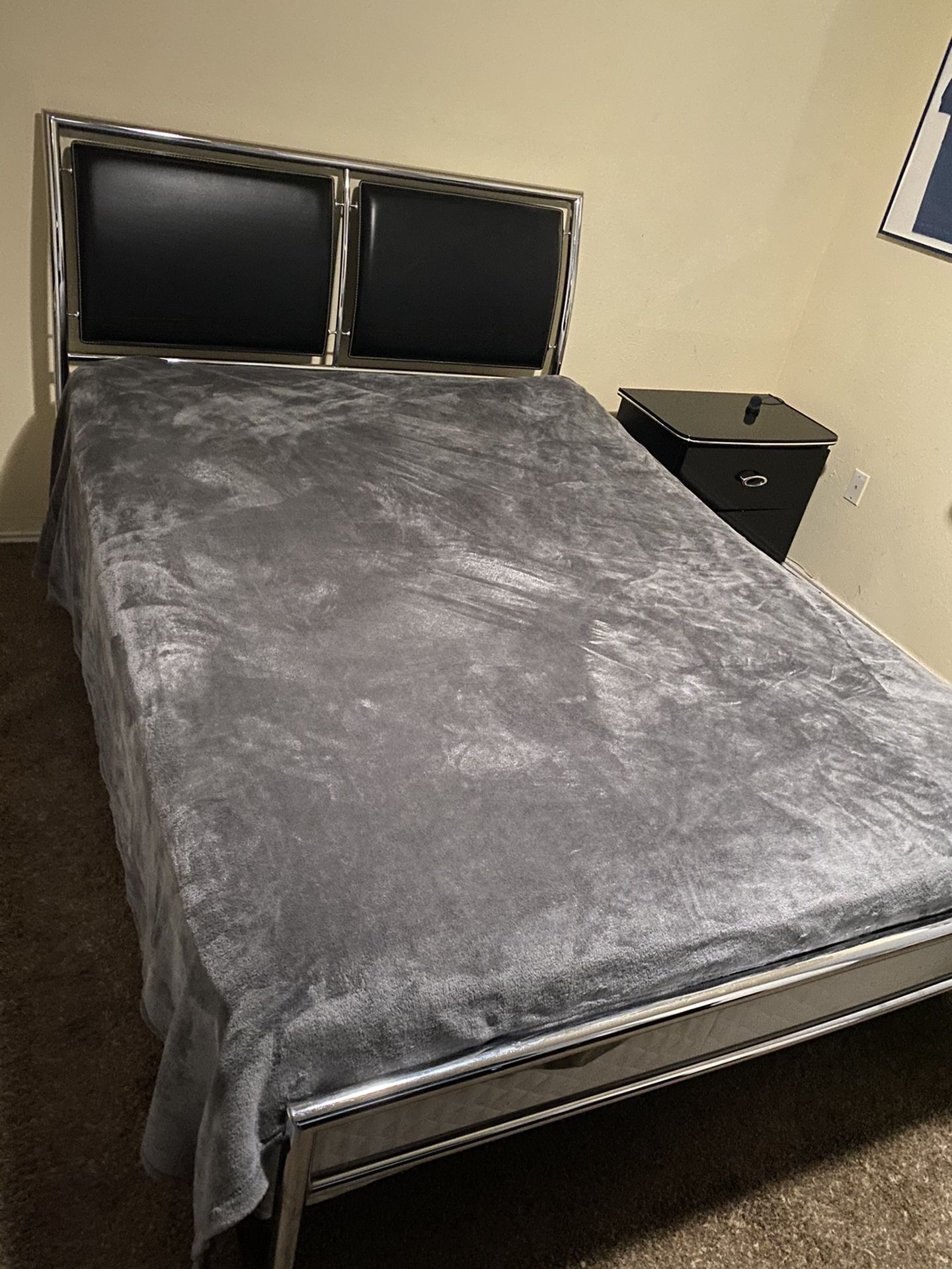 Queen size bed