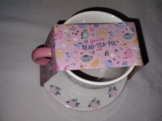 The Perfect "Ready-to-Gift" Teacup & Saucer