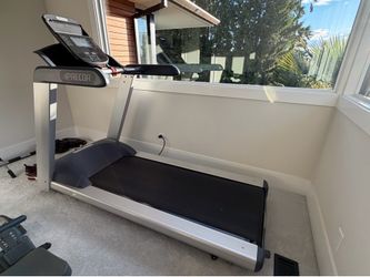 Precor Commercial Treadmill TRM 425/445 – Gym Quality – Excellent Condition