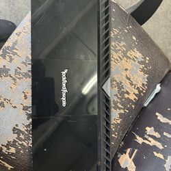 Rockford T2500 amp
