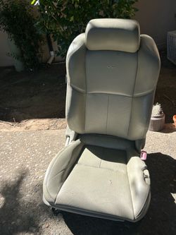 2006 infiniti g35 base or X passanger side seat