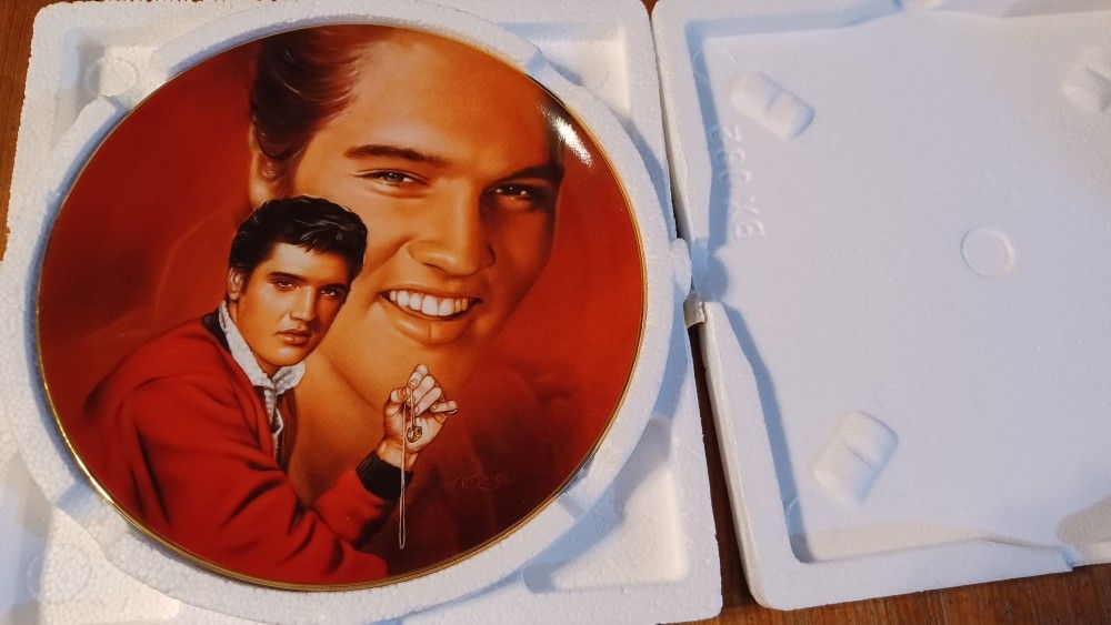Elvis Presley Collector's Plate Wear My Ring Around Neck King Of Rock