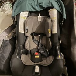 Doona Car Seat and Stroller combo 