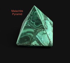 Malachite Genuine Stone Pyramid from Congo Africa 70.9g STUNNING