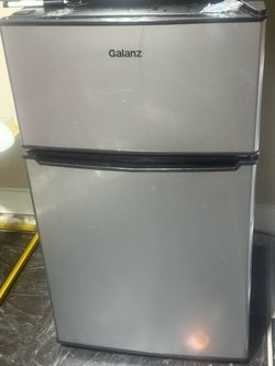 Galanz Mini Fridge with Top Freezer