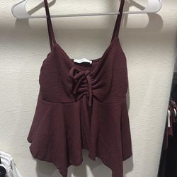 maroon top