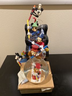 Ultra rare Mickey mouse snow globe Limited addition
