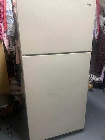 Refrigerator 