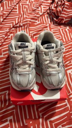 Nike Vomero Size 9 Todder