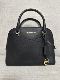 BRAND NEW MICHAEL KORS MEDIUM DOME CROSSBODY BAG 8.5”W X 6.75”H X 3.5”D