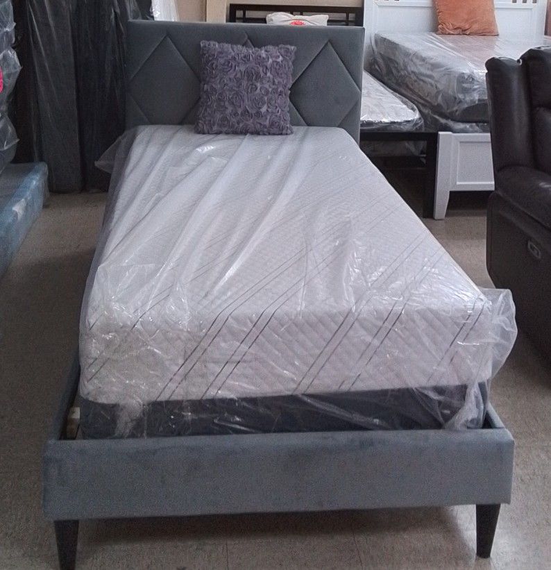 New Twin Size Bed Sample Flor Only $100 Cash