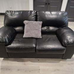 Black Loveseat $50 pick up only