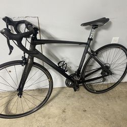 Giant Defy Size M/L Road Bike With 105 Components