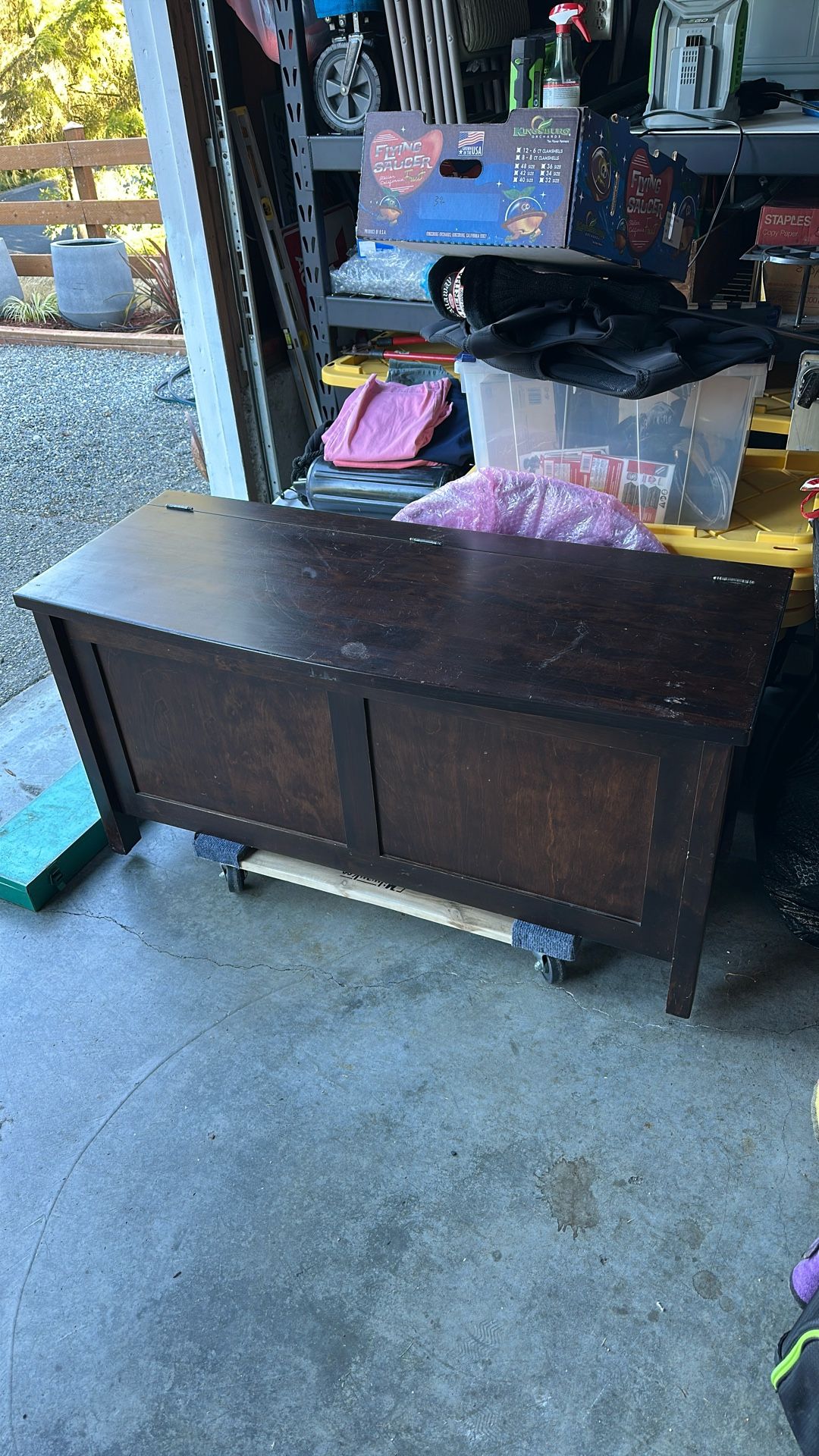 Cedar Chest With Soft Close Lid
