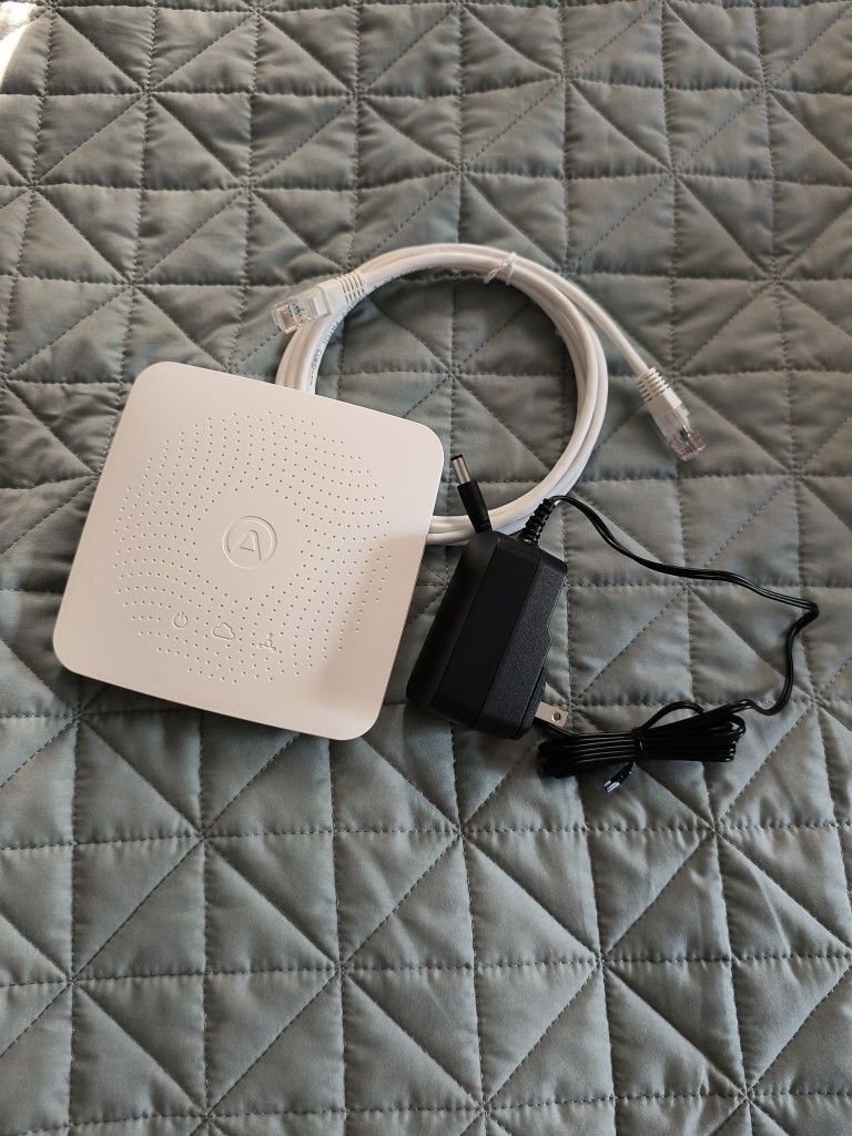 Airthings 2810 Hub, 24/7 Access to Monitor Data