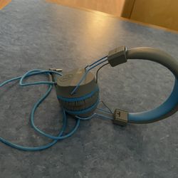 Kids Headphones, Wired Headphones for Kids Over Ear with Microphone, 85/94dB Vol