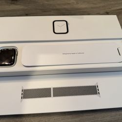 Apple Watch Series 4 44MM Silver Aluminum 