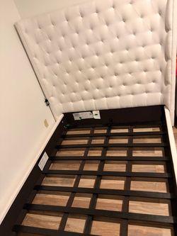 RH Teen Zadie Tufted Full Bed + Foundation – White Perennials Fabric