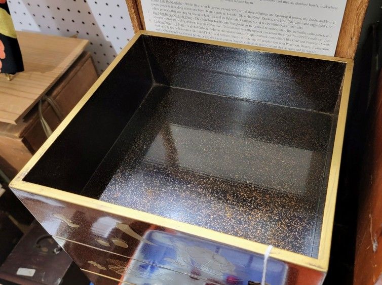 Antique Maki e Jūbako Lacquered 5 Tier Food Box with Storage Case (c. 1810s)