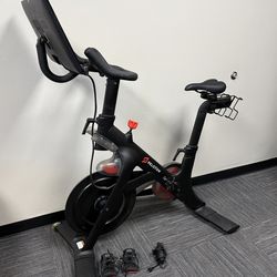 FS: Peloton Exercise Bike