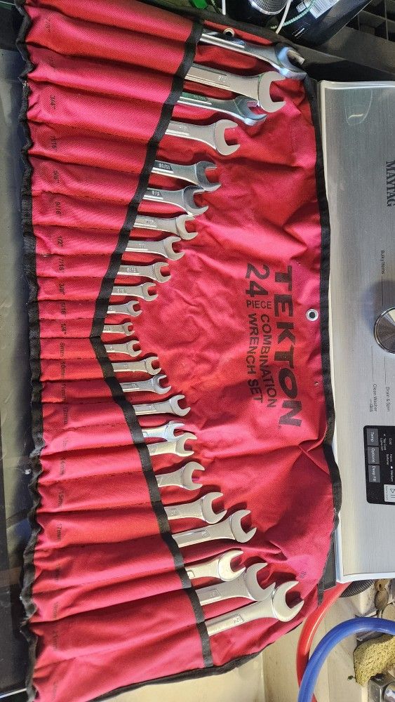 Tekton 24  Piece Combination Wrench  Set