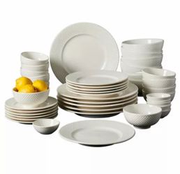 Denmark Amelia Dinnerware set for 5 people