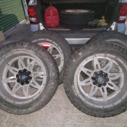 22x12 Fuel Rims & Tires 