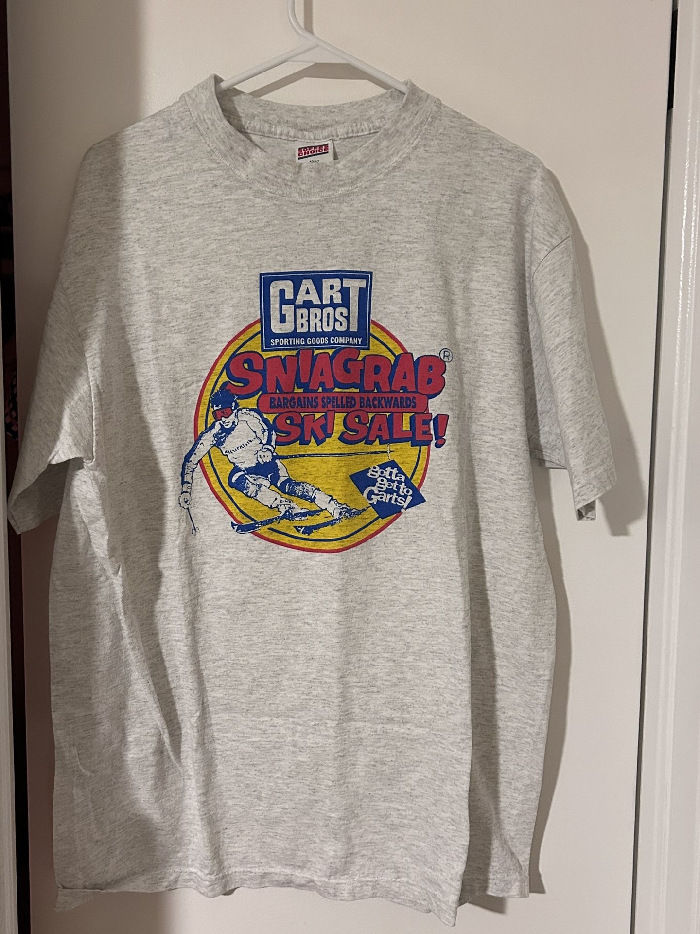 Vintage Gart Bros Sporting Goods Company 1992 38th SNIAGRAB Ski Sale! T-Shirt L