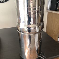 Berkey Water Filter (needs New Filter) 