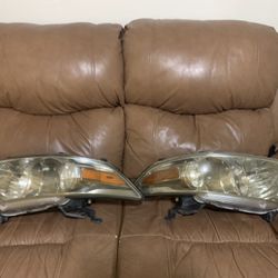 2 Headlights Infinity 2012 