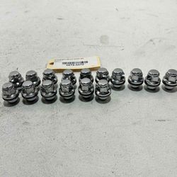 INFINITI q50 STOCK Oem Lugnuts With Key Lock