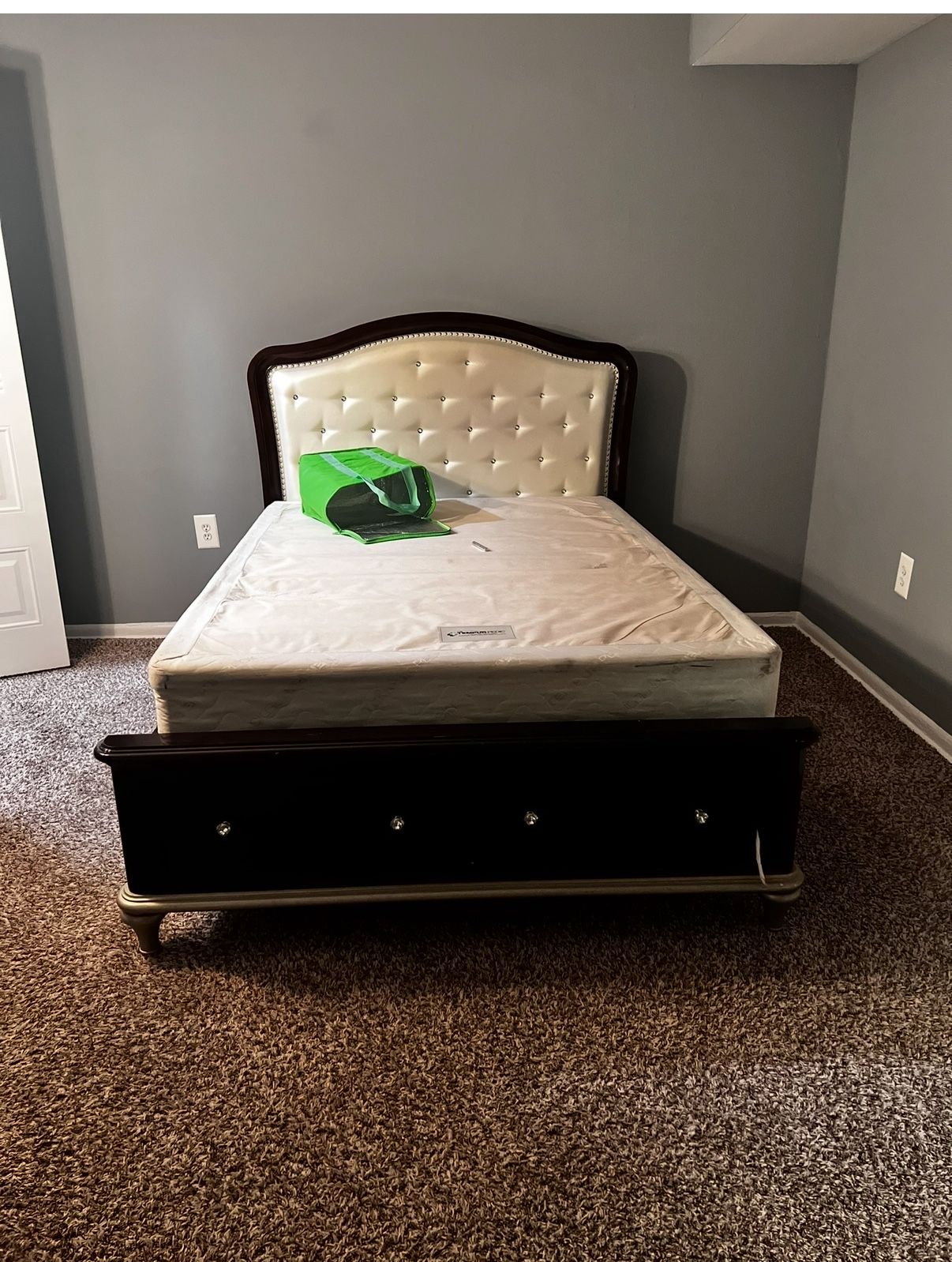 Full Size Bed Set With Storage