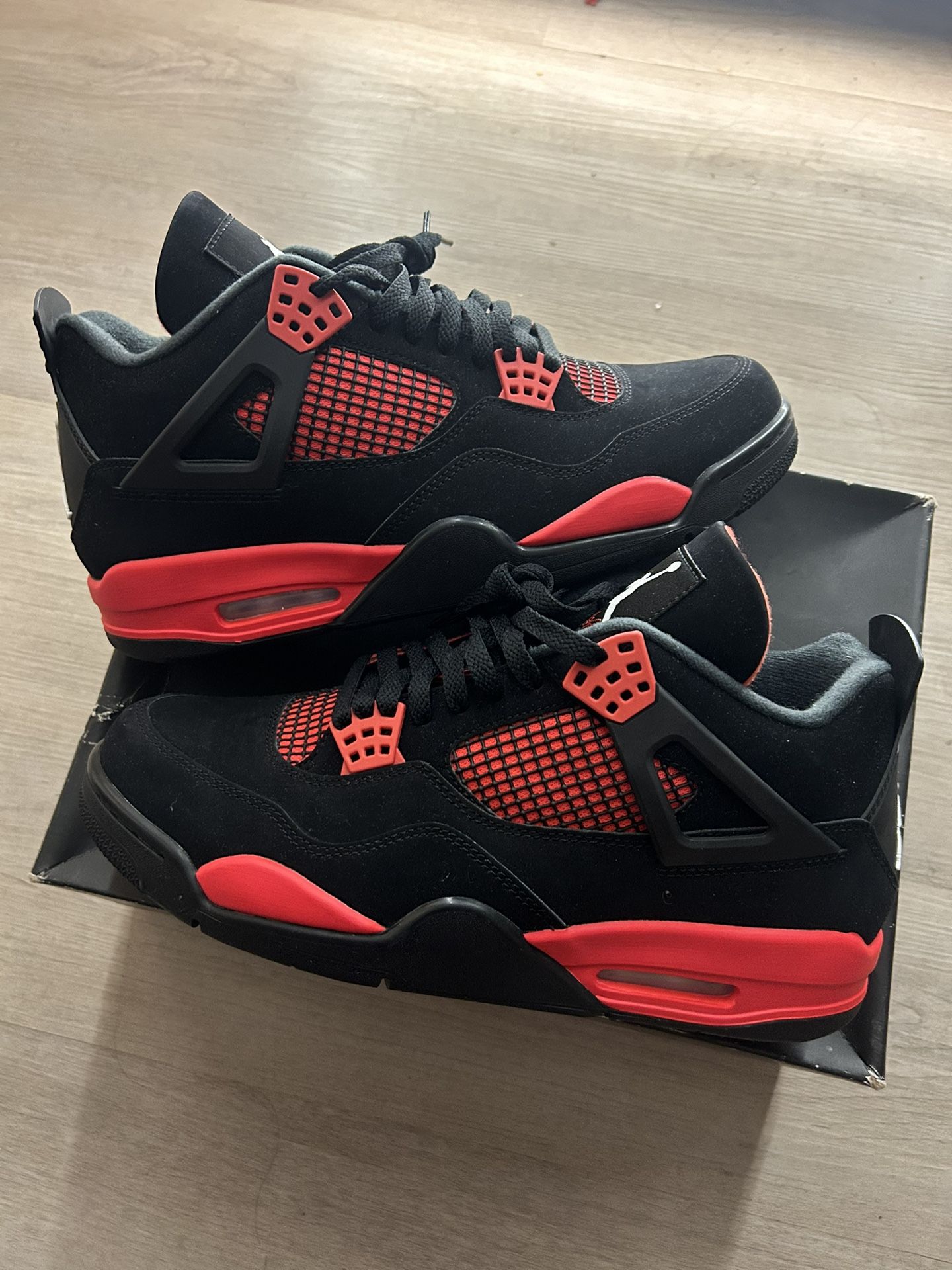 Jordan 4 Red Thunder