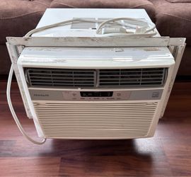 Air conditioner 10,000 BTU *MUST GO TODAY*