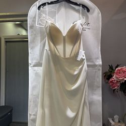 Brand New Ivory Wedding Dress W/Built In Corset Size 12
