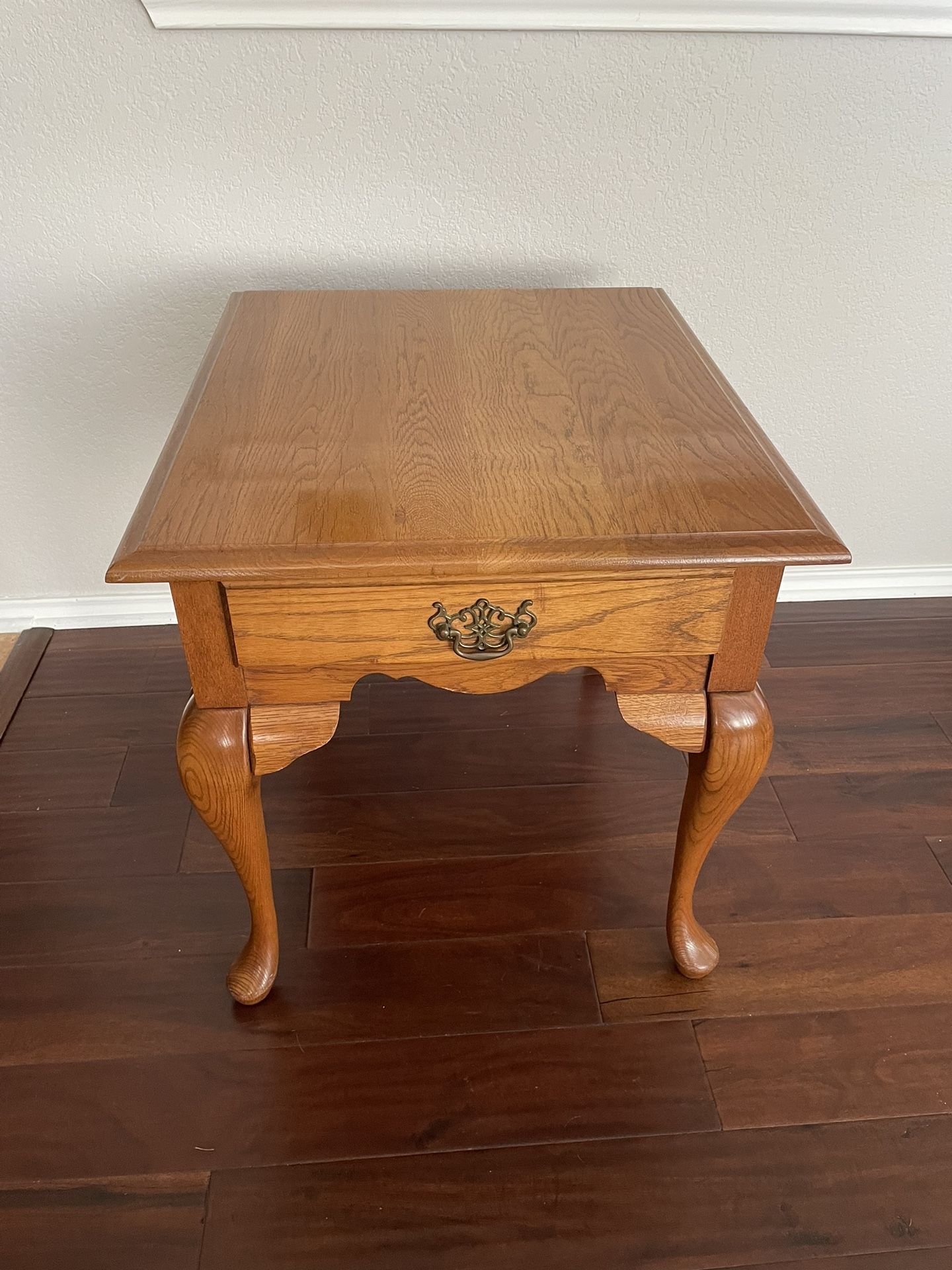 Solid Oak Queen Anne Style End Table