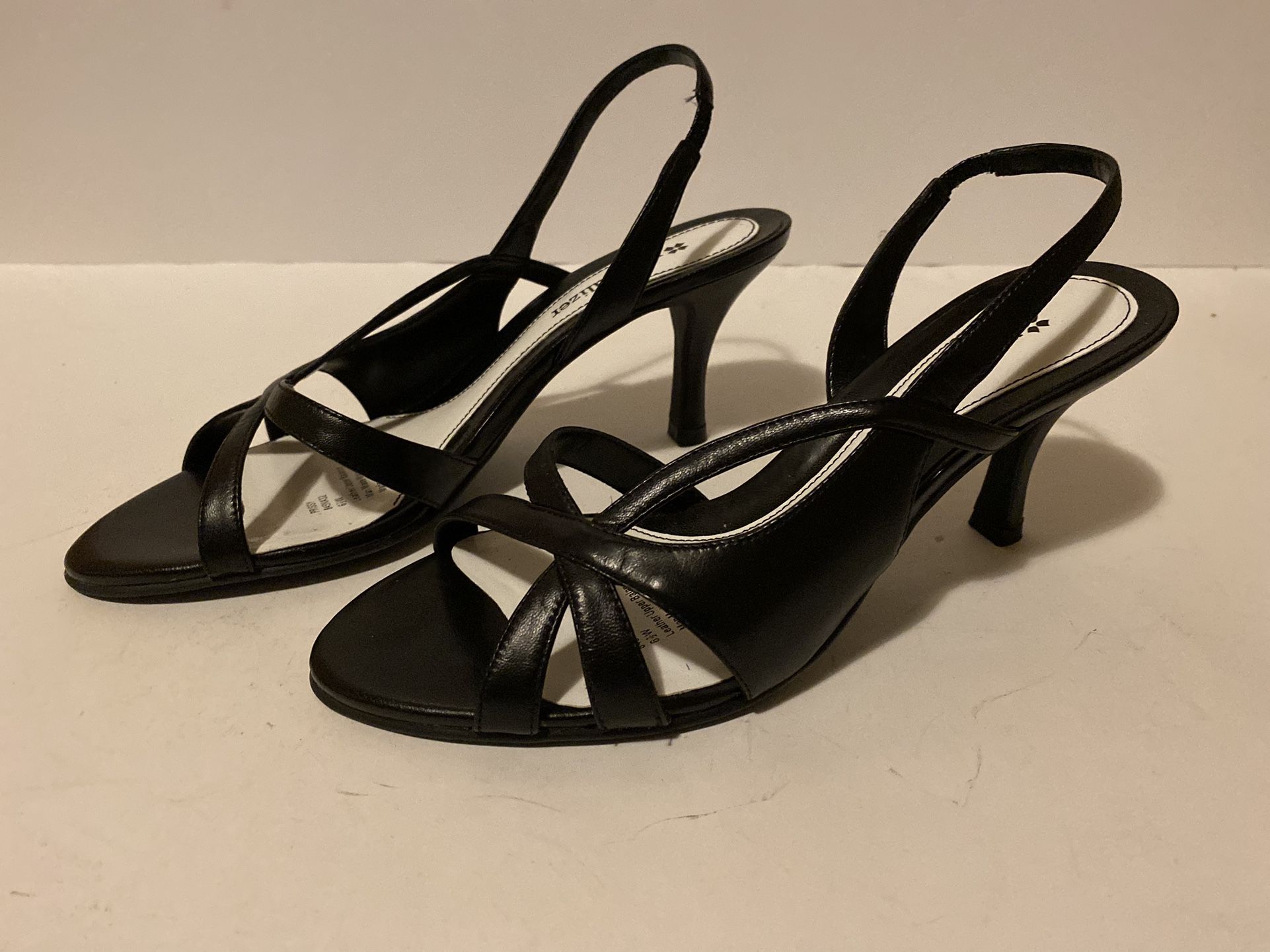 New Women’s Naturalizer “Prissy” Black Leather Sandals Size 6 1/2 Wide