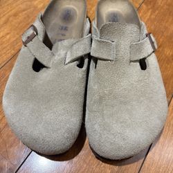 Birkenstock Clogs (size 9)