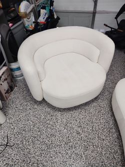 White round chair