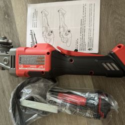 Milwaukee 4.5- 6 In Grinder