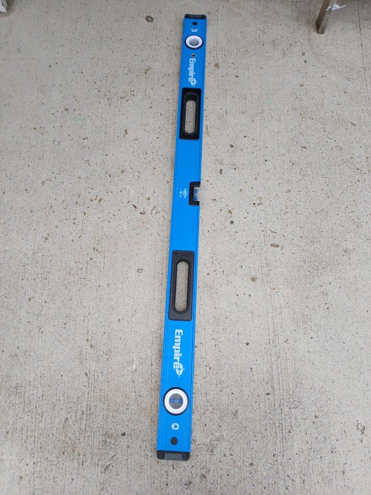 Levels Empire Good Condition 48"