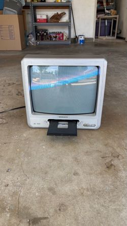 Magnavox MWC13D6 13-inch TV/DVD Combo