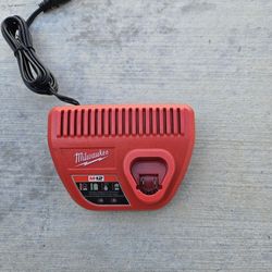 Milwaukee M12 Charger