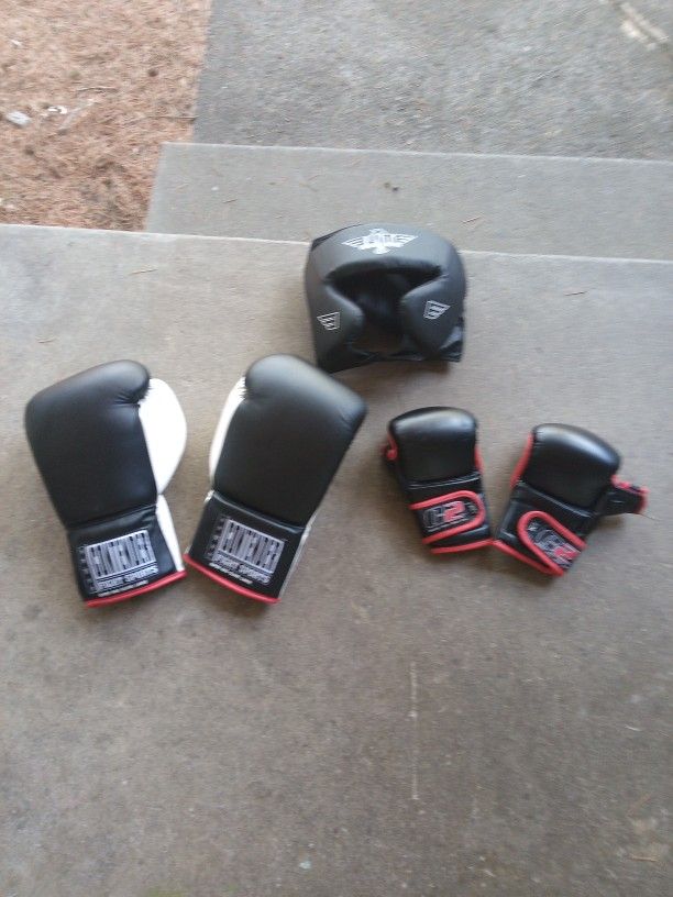 Fight Head Gear And Gloves