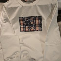 Burberry Long Sleeve Size Medium 